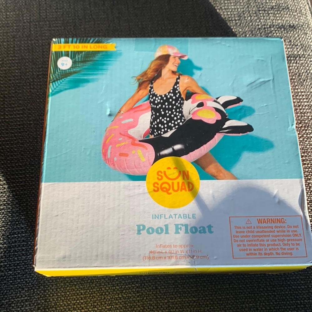 NWT SUN SQUAD pool inflatable
